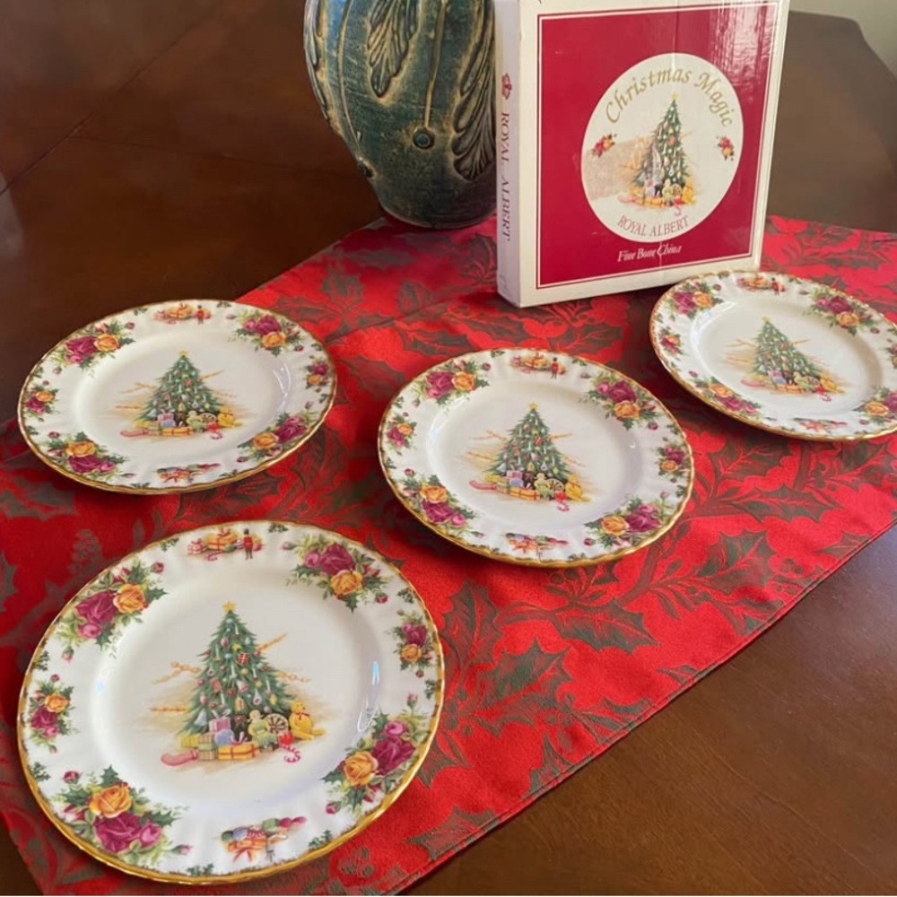 Royal Albert Christmas Magic 1990 Plates Set 4 NIB Bone China Rare England